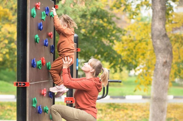 Pourquoi devez-vous opter pour l'escalade de bloc sur Grenoble pour vos moments en famille ?